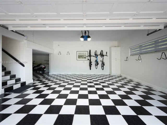 7125 Los Pinos Blvd, Coral Gables FL 33143