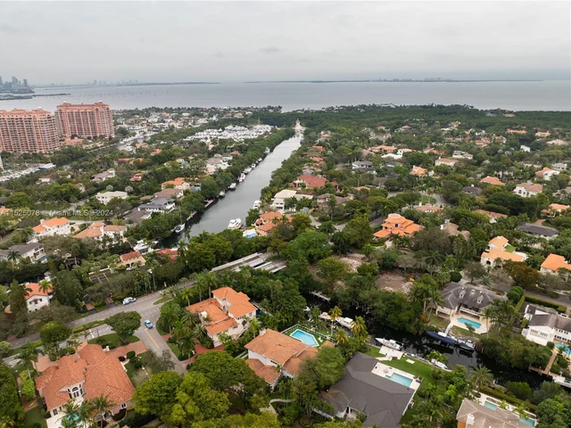 7125 Los Pinos Blvd, Coral Gables FL 33143