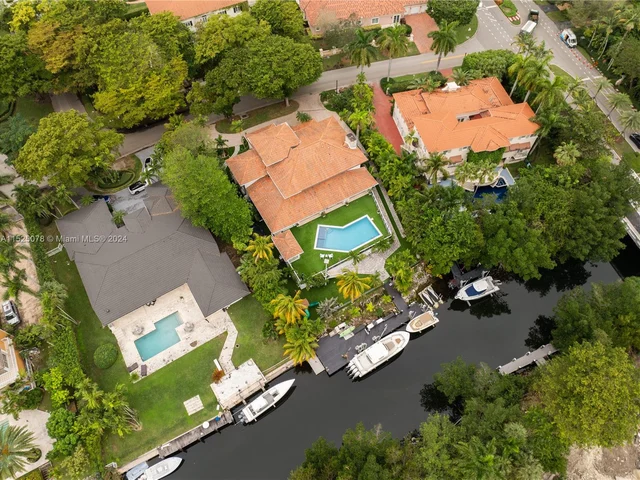 7125 Los Pinos Blvd, Coral Gables FL 33143