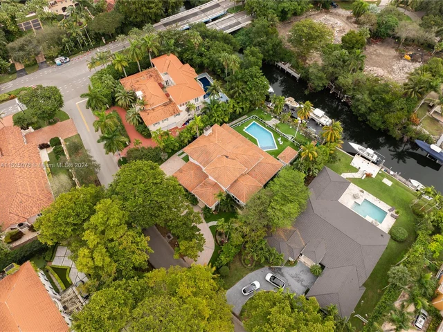 7125 Los Pinos Blvd, Coral Gables FL 33143