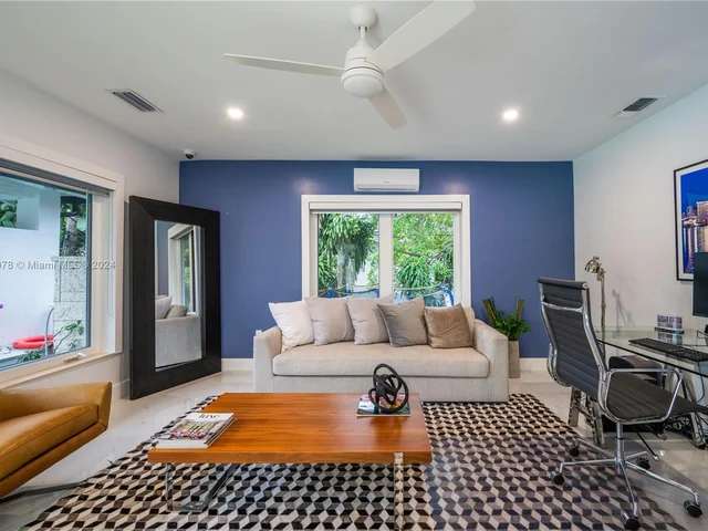 7125 Los Pinos Blvd, Coral Gables FL 33143