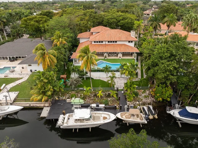 7125 Los Pinos Blvd, Coral Gables FL 33143