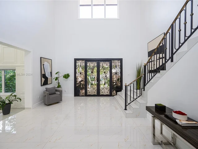 7125 Los Pinos Blvd, Coral Gables FL 33143