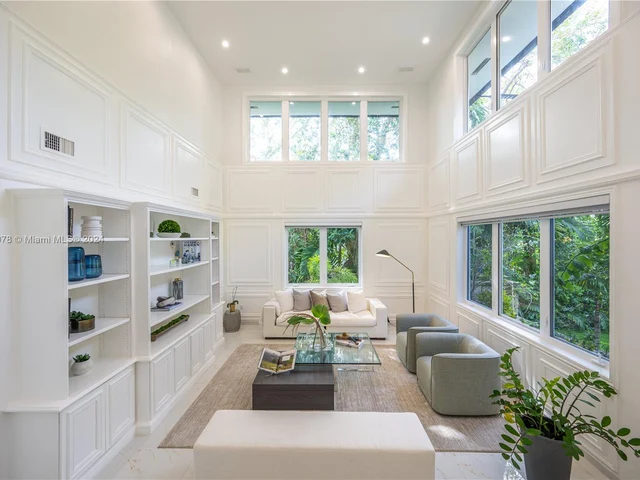 7125 Los Pinos Blvd, Coral Gables FL 33143