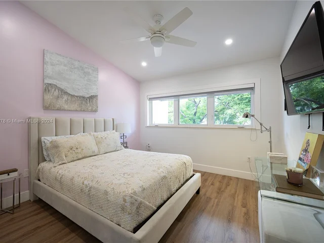 7125 Los Pinos Blvd, Coral Gables FL 33143