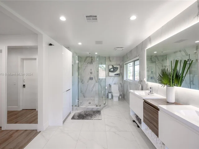 7125 Los Pinos Blvd, Coral Gables FL 33143