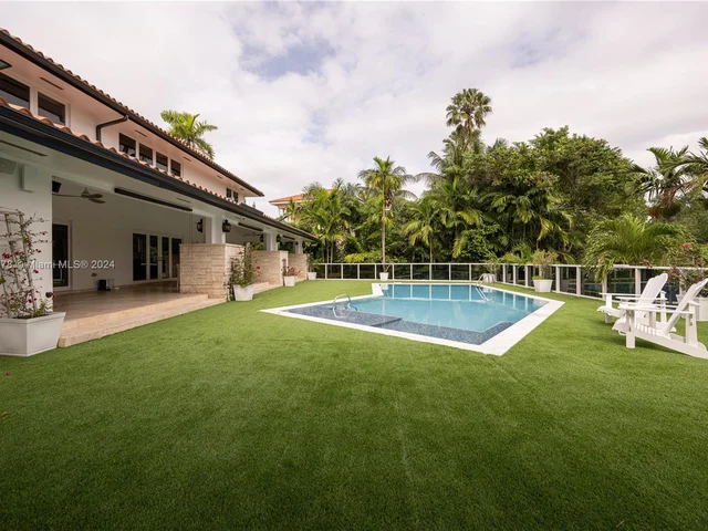 7125 Los Pinos Blvd, Coral Gables FL 33143