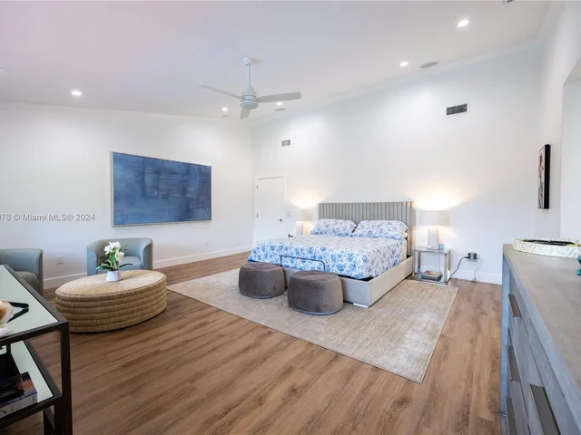 7125 Los Pinos Blvd, Coral Gables FL 33143