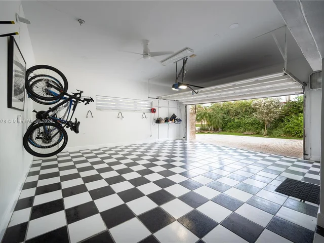 7125 Los Pinos Blvd, Coral Gables FL 33143