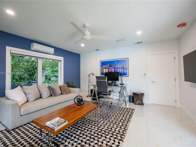 7125 Los Pinos Blvd, Coral Gables FL 33143