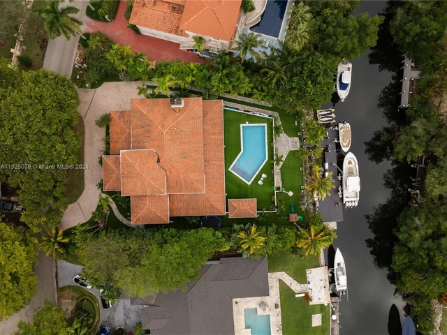 7125 Los Pinos Blvd, Coral Gables FL 33143