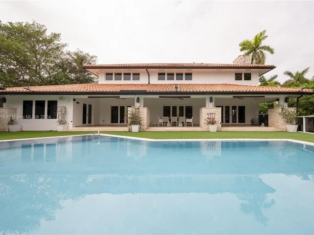 7125 Los Pinos Blvd, Coral Gables FL 33143