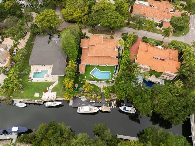 7125 Los Pinos Blvd, Coral Gables FL 33143