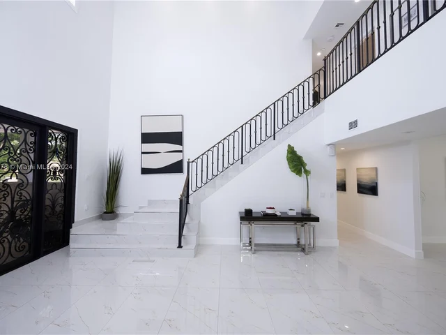 7125 Los Pinos Blvd, Coral Gables FL 33143