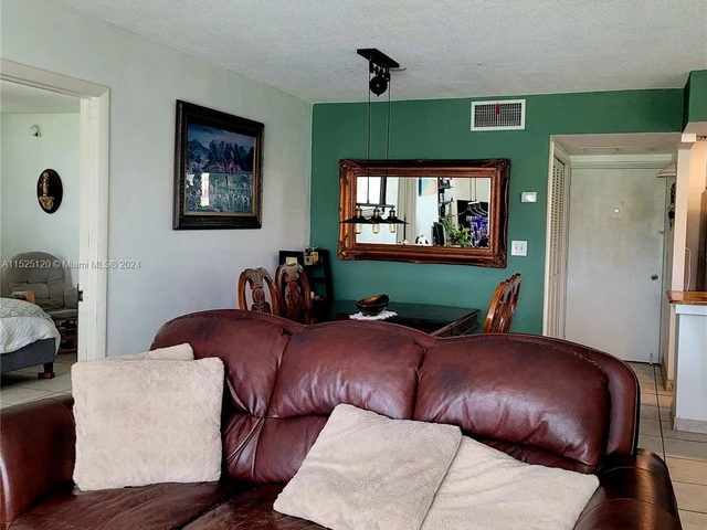 2859 Leonard Dr # G106, Aventura FL 33160