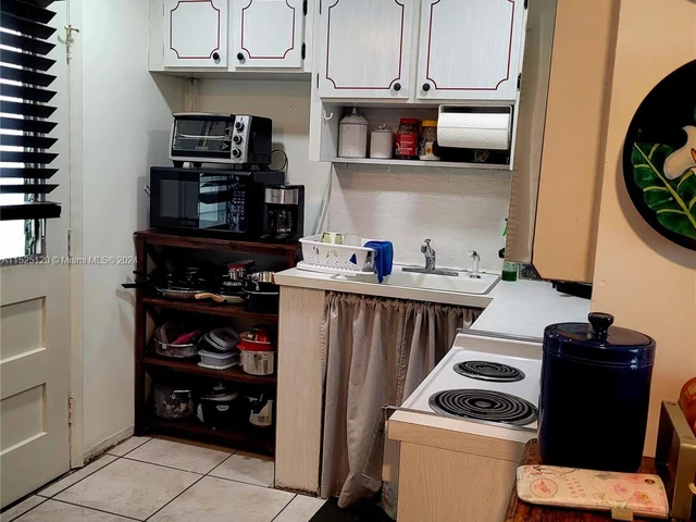 2859 Leonard Dr # G106, Aventura FL 33160