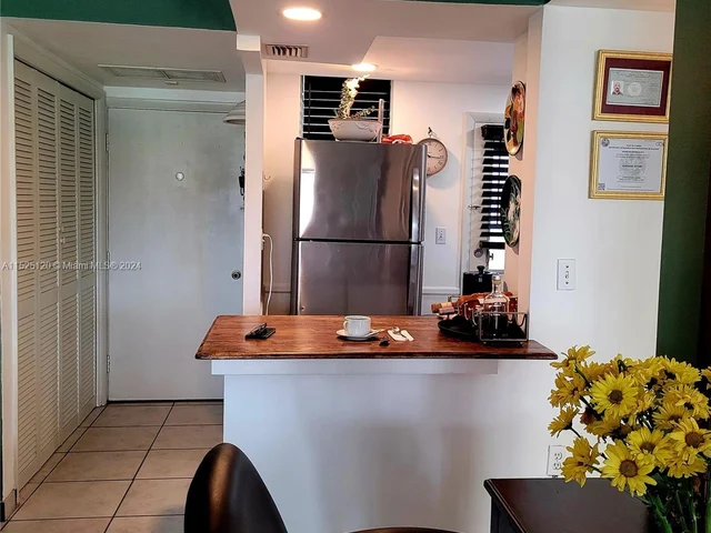 2859 Leonard Dr # G106, Aventura FL 33160