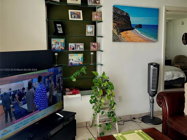 2859 Leonard Dr # G106, Aventura FL 33160