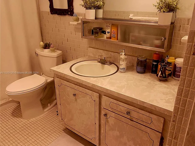 2859 Leonard Dr # G106, Aventura FL 33160