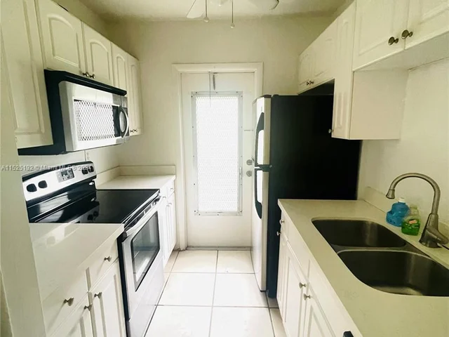 1420 Atlantic Shores Blvd # 130, Hallandale Beach FL 33009