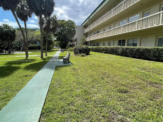 1420 Atlantic Shores Blvd # 130, Hallandale Beach FL 33009