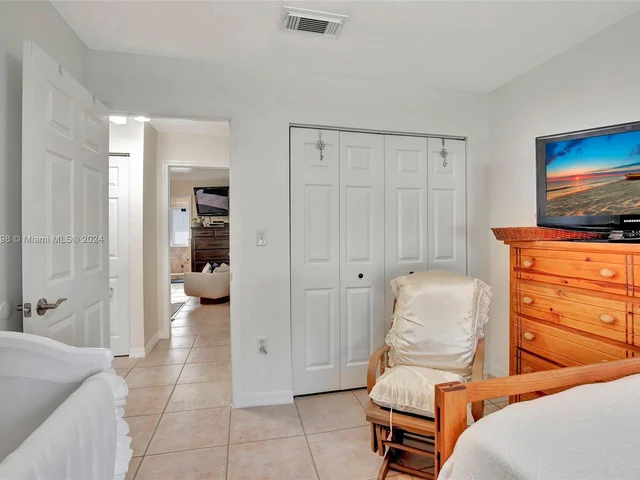 21956 SW 128th Ct, Miami FL 33170