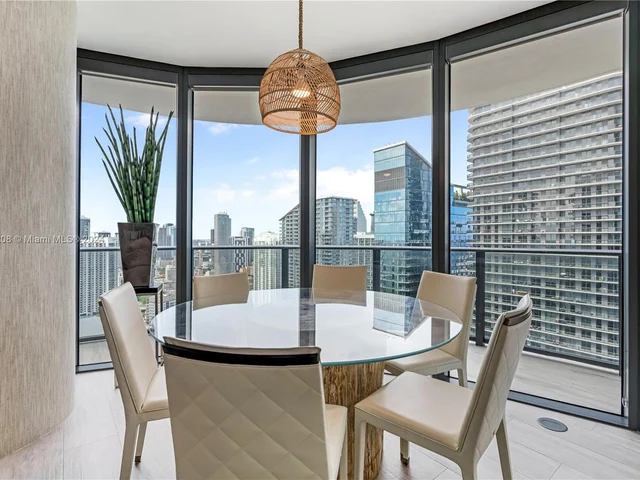 55 SW 9th St # 4001, Miami FL 33130