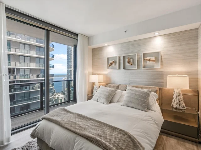 55 SW 9th St # 4001, Miami FL 33130