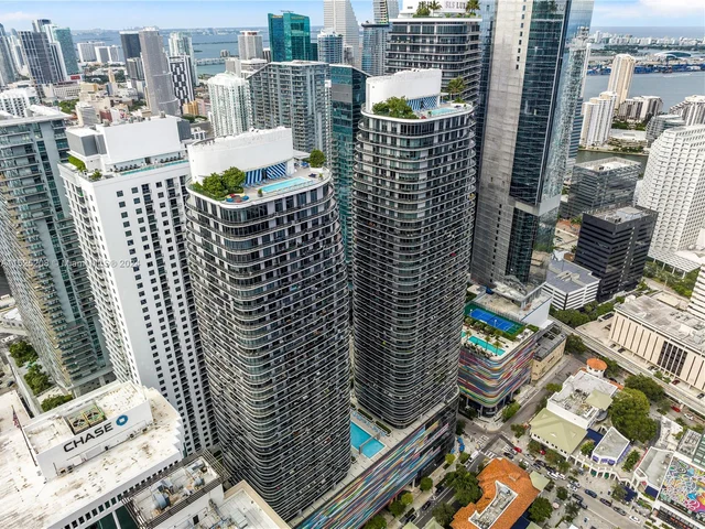 55 SW 9th St # 4001, Miami FL 33130