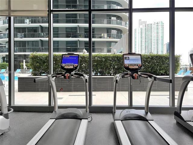 55 SW 9th St # 4001, Miami FL 33130