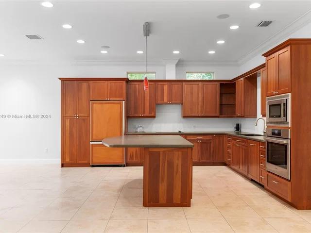 480 NE 51st St, Miami FL 33137