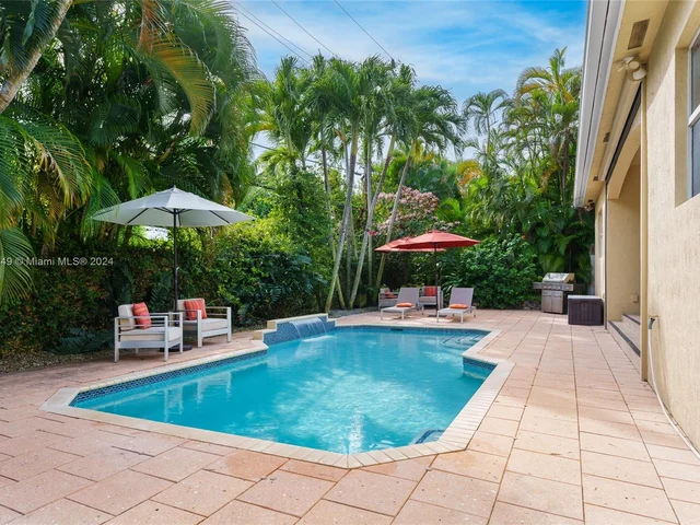 480 NE 51st St, Miami FL 33137