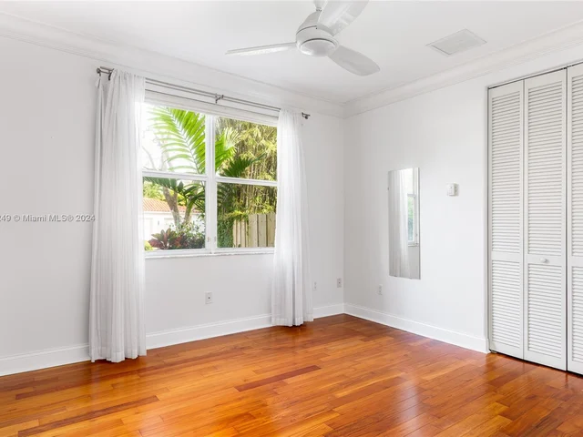 480 NE 51st St, Miami FL 33137