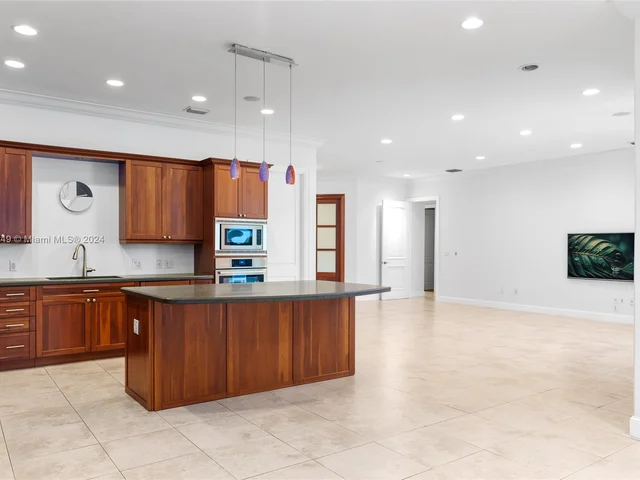 480 NE 51st St, Miami FL 33137