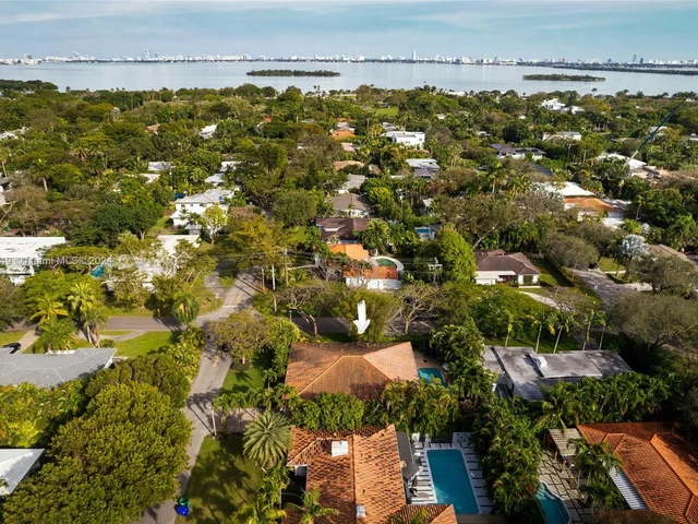 480 NE 51st St, Miami FL 33137