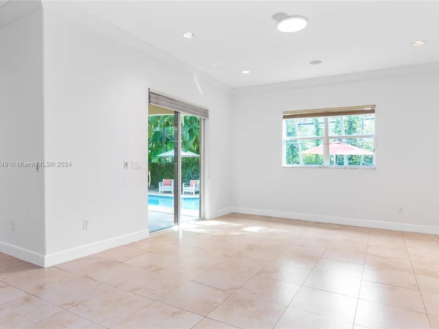 480 NE 51st St, Miami FL 33137