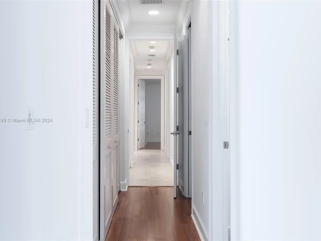 480 NE 51st St, Miami FL 33137