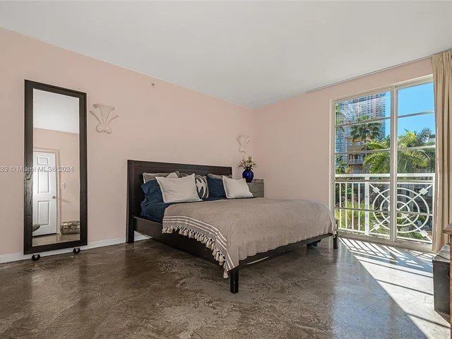 140 Meridian Ave # 324, Miami Beach FL 33139