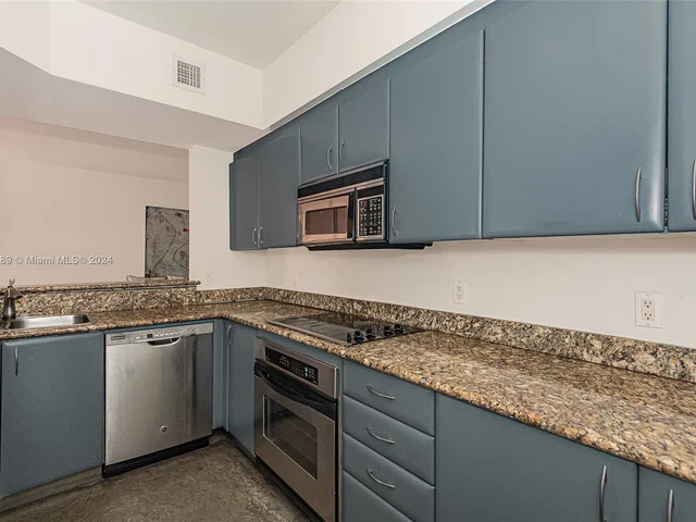 140 Meridian Ave # 324, Miami Beach FL 33139