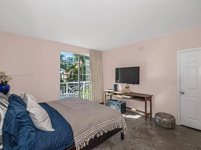 140 Meridian Ave # 324, Miami Beach FL 33139