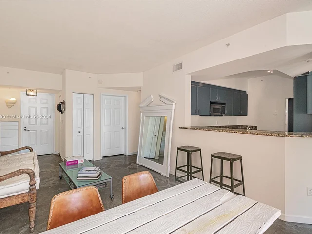 140 Meridian Ave # 324, Miami Beach FL 33139