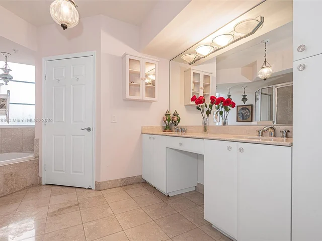 140 Meridian Ave # 324, Miami Beach FL 33139