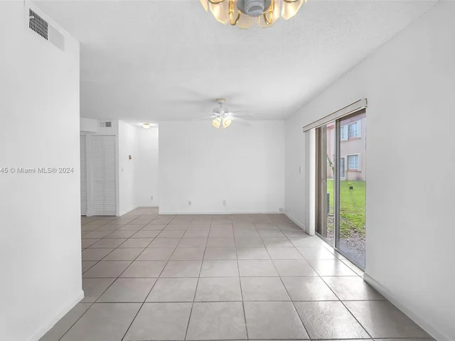 334 SW 86th Ave # 107, Pembroke Pines FL 33025