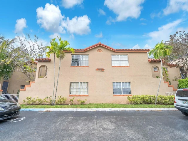 334 SW 86th Ave # 107, Pembroke Pines FL 33025