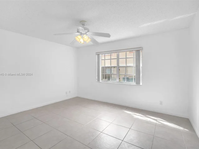 334 SW 86th Ave # 107, Pembroke Pines FL 33025