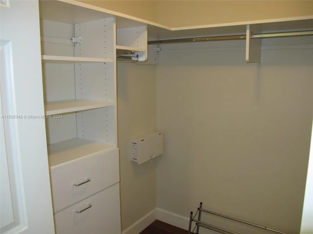 1300 Ponce De Leon Blvd # 907, Coral Gables FL 33134