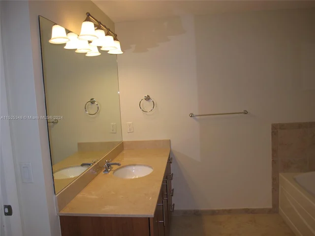 1300 Ponce De Leon Blvd # 907, Coral Gables FL 33134