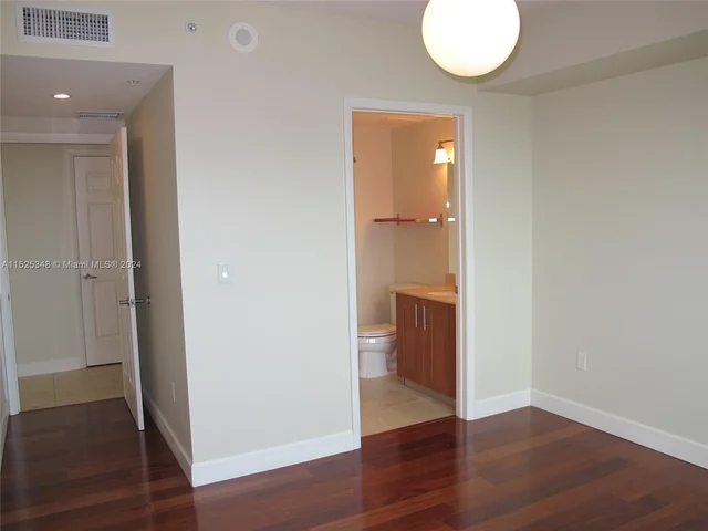 1300 Ponce De Leon Blvd # 907, Coral Gables FL 33134