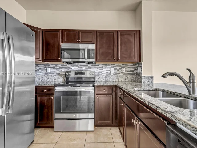 134 SE 28th Ter # 20, Homestead FL 33033