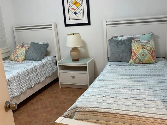 5151 Collins Ave # 726, Miami Beach FL 33140